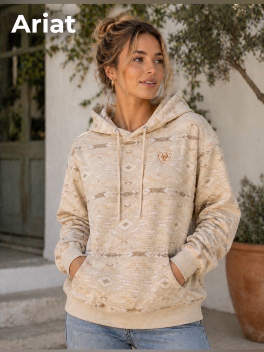 NWOT Ariat Sandstone Southwest
Pullover Hoodie. Women XL.